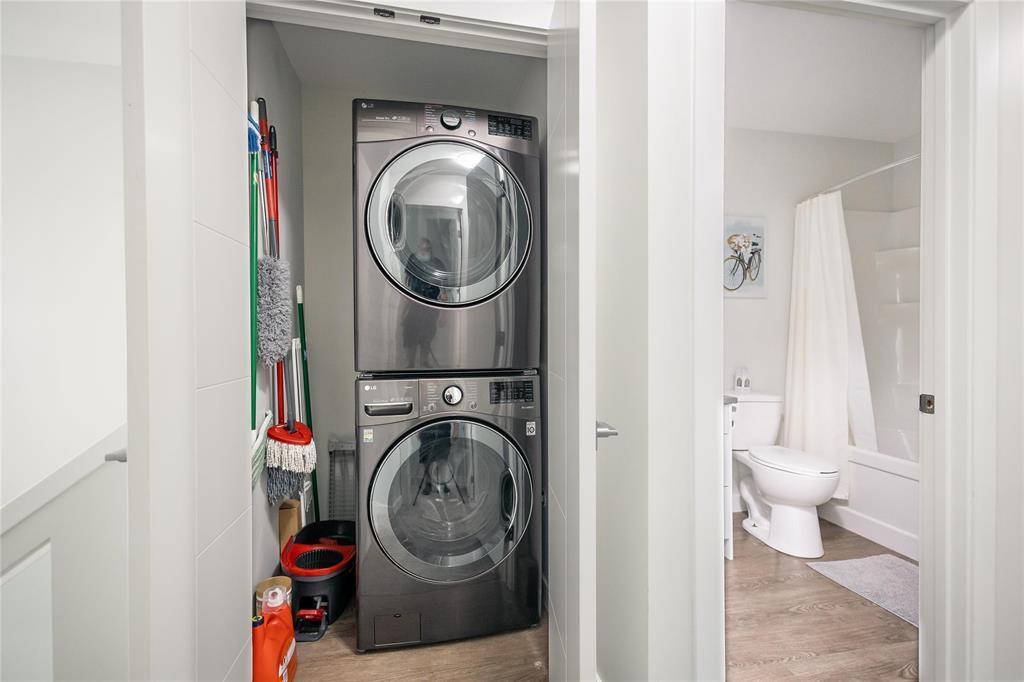 146 Pilgrim Avenue, Winnipeg, MB - Indoor Photo Showing Laundry Room