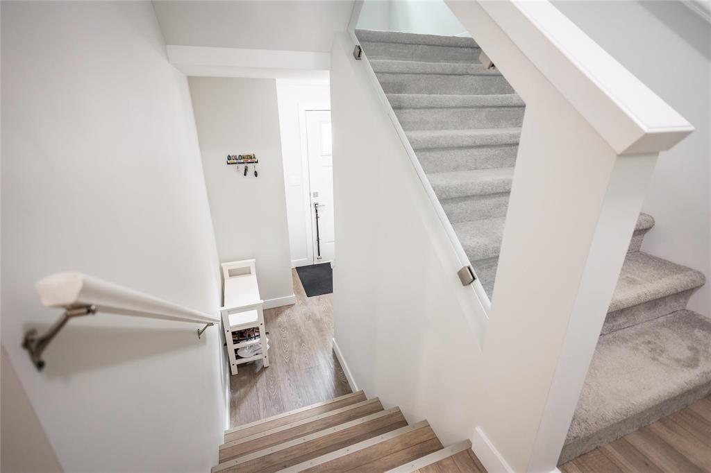 146 Pilgrim Avenue, Winnipeg, MB - Indoor Photo Showing Other Room