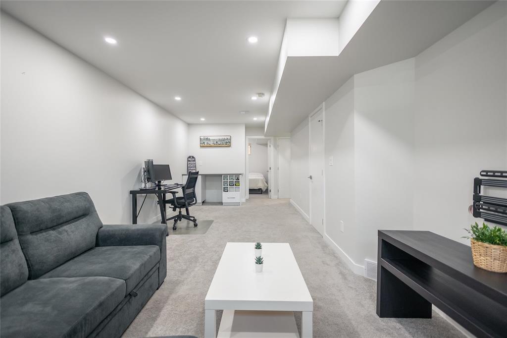 146 Pilgrim Avenue, Winnipeg, MB - Indoor