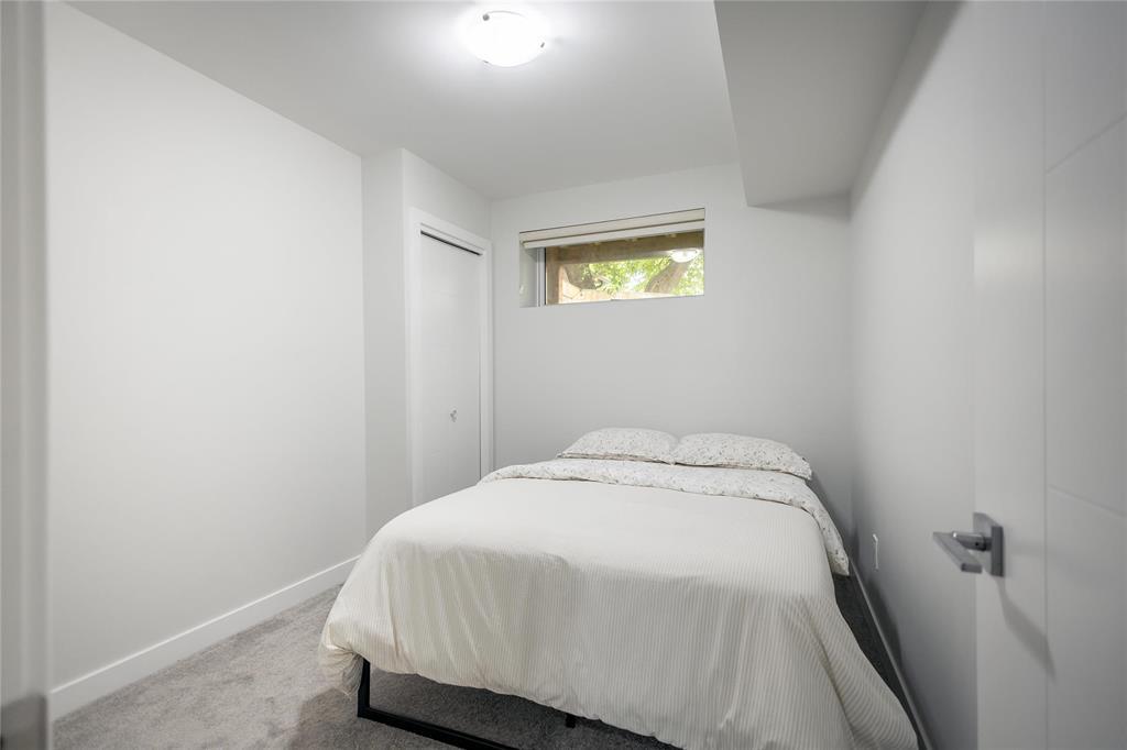 146 Pilgrim Avenue, Winnipeg, MB - Indoor Photo Showing Bedroom