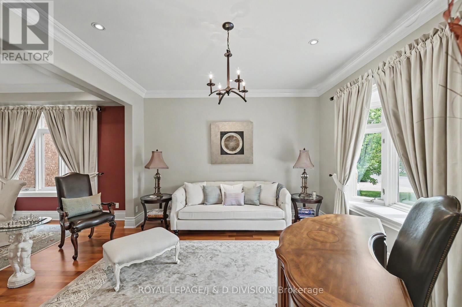 17 Agar Crescent, Toronto, ON