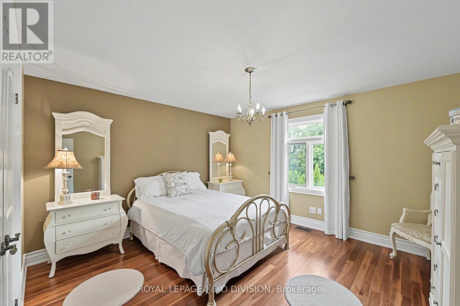 17 Agar Crescent, Toronto, ON