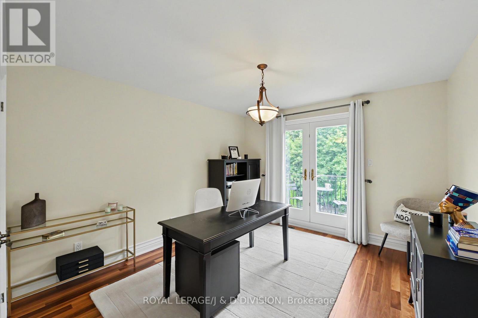 17 Agar Crescent, Toronto, ON