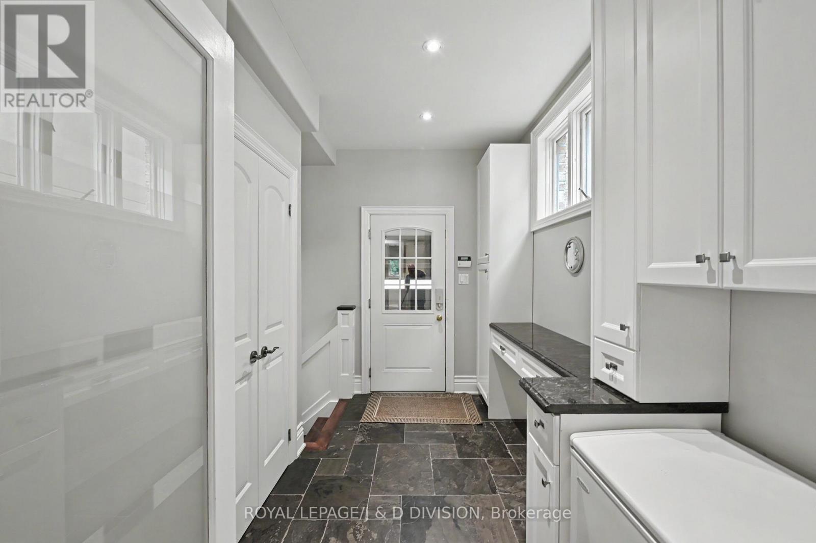 17 Agar Crescent, Toronto, ON