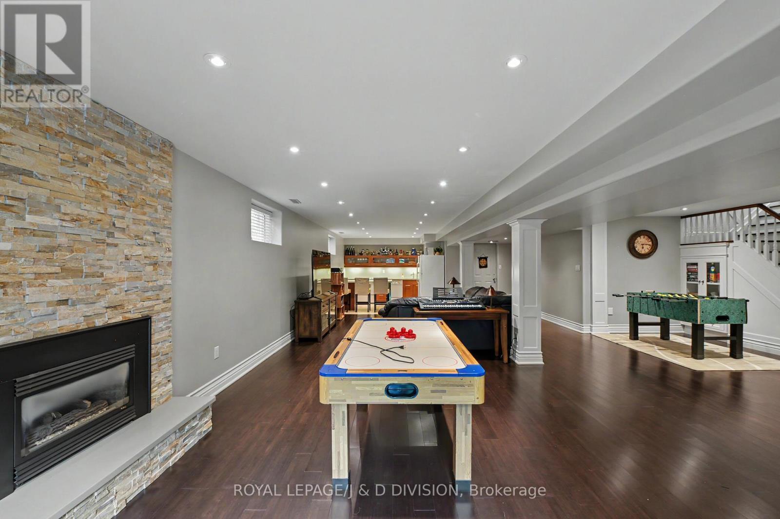 17 Agar Crescent, Toronto, ON