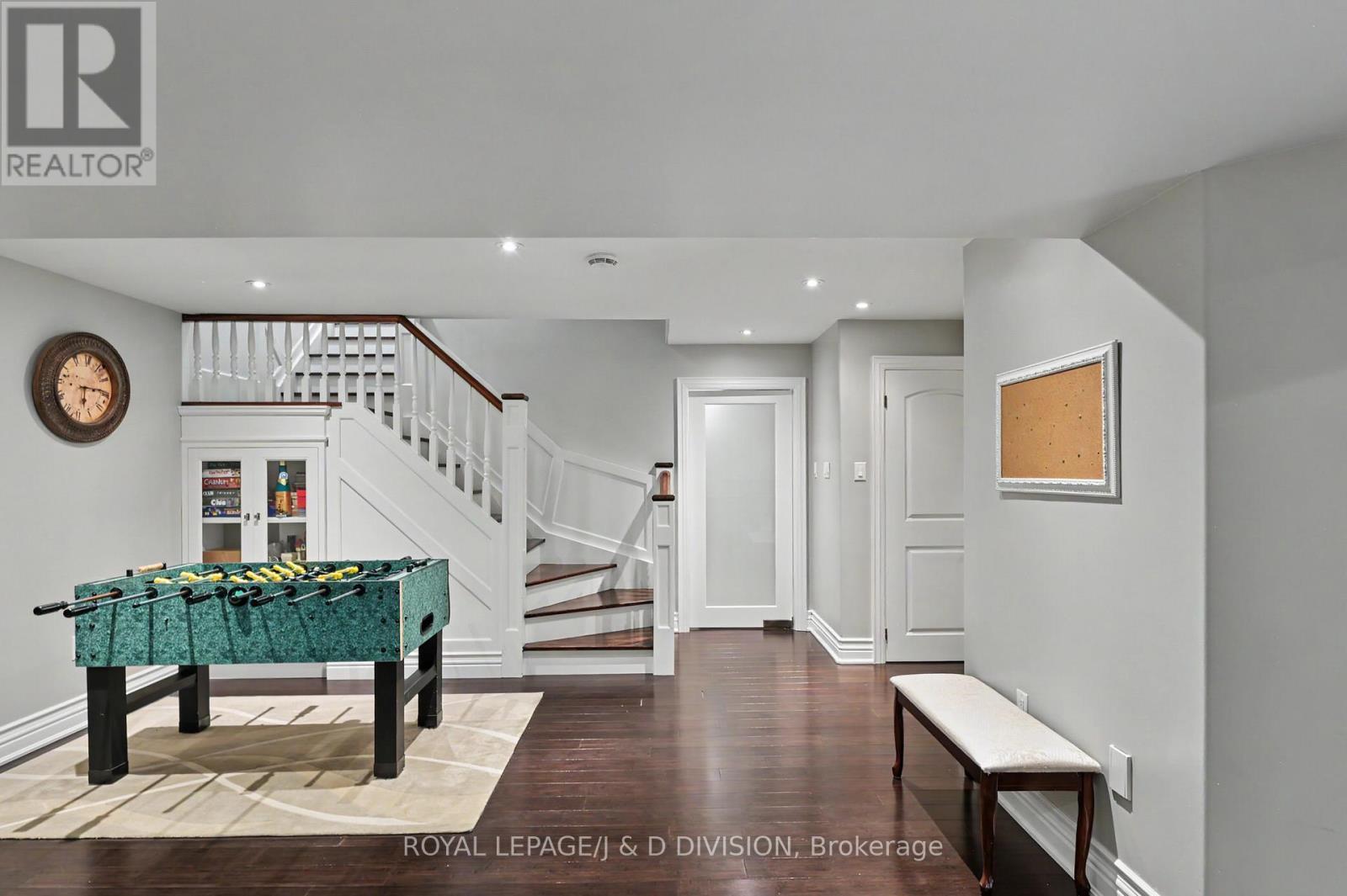 17 Agar Crescent, Toronto, ON