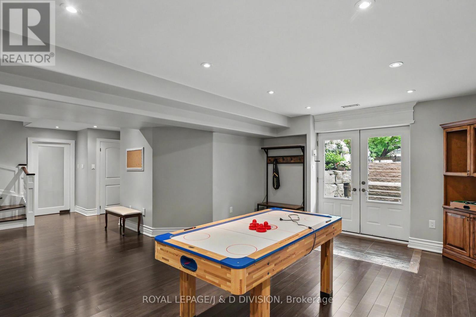 17 Agar Crescent, Toronto, ON