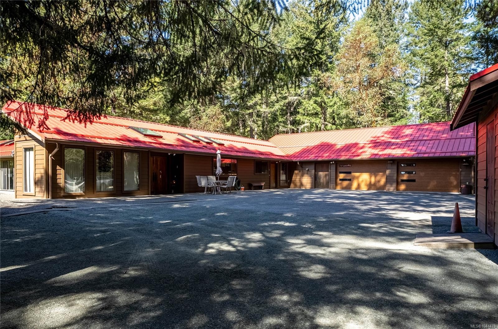 1698 Millstream Rd, Highlands, BC