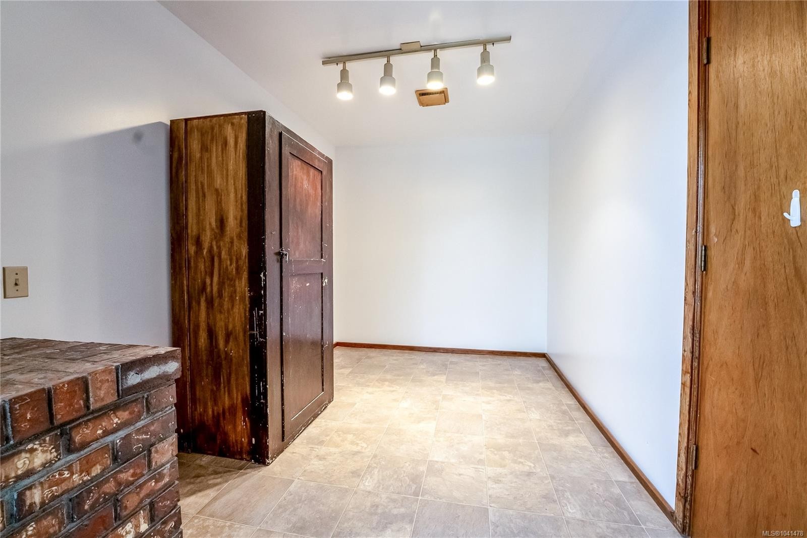 1698 Millstream Rd, Highlands, BC