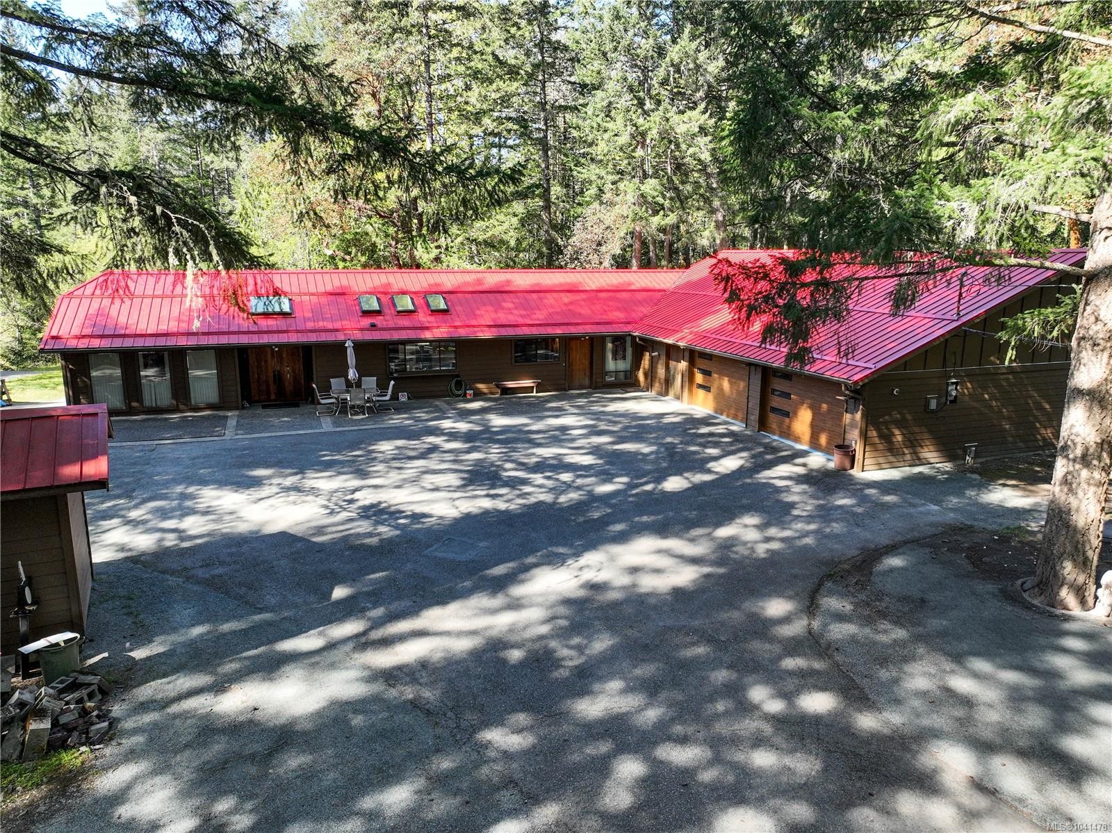 1698 Millstream Rd, Highlands, BC