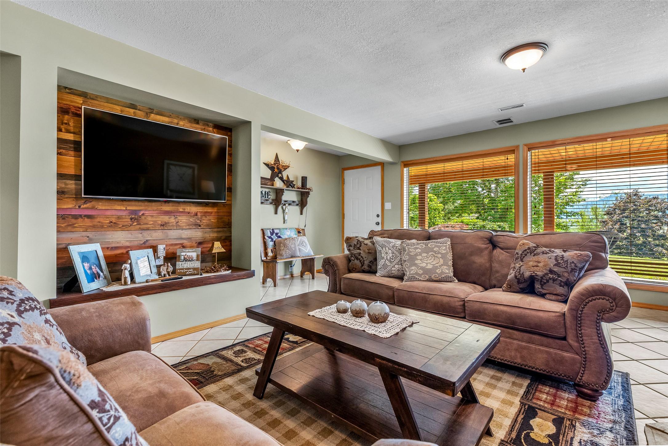 850 Packing Shed Road, Creston, BC