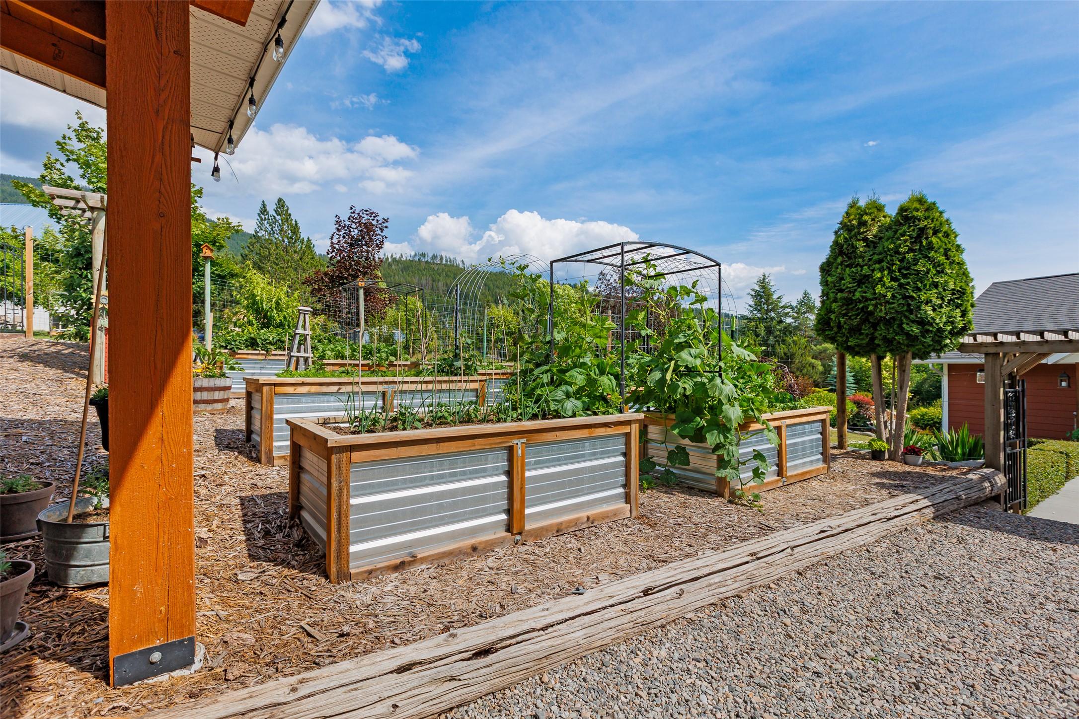 850 Packing Shed Road, Creston, BC