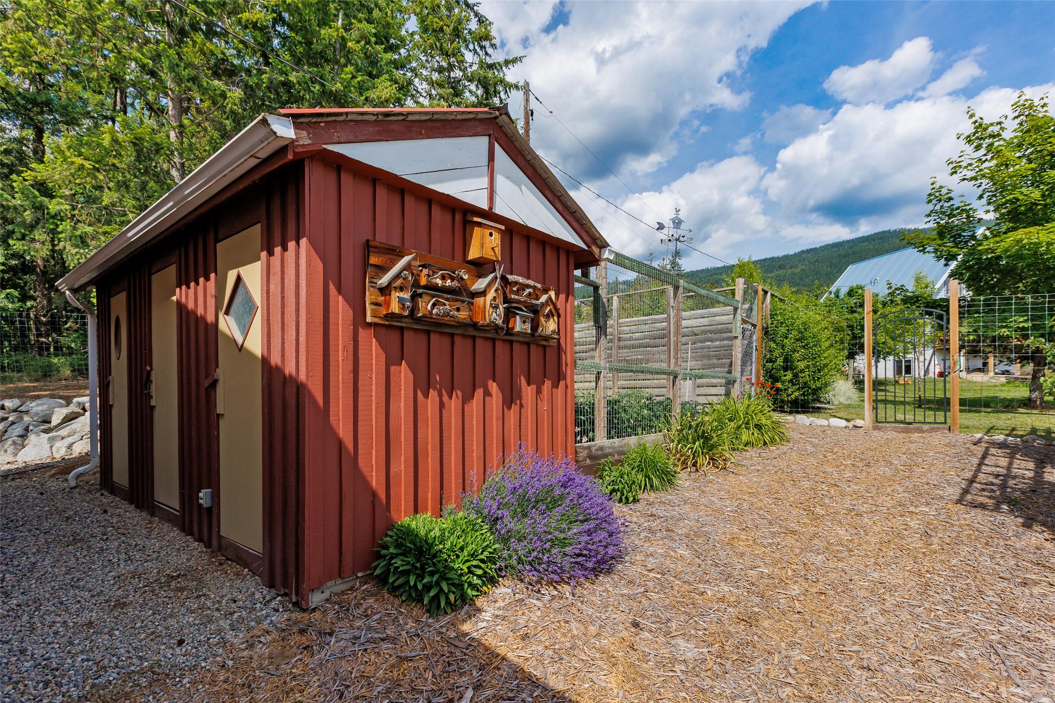 850 Packing Shed Road, Creston, BC