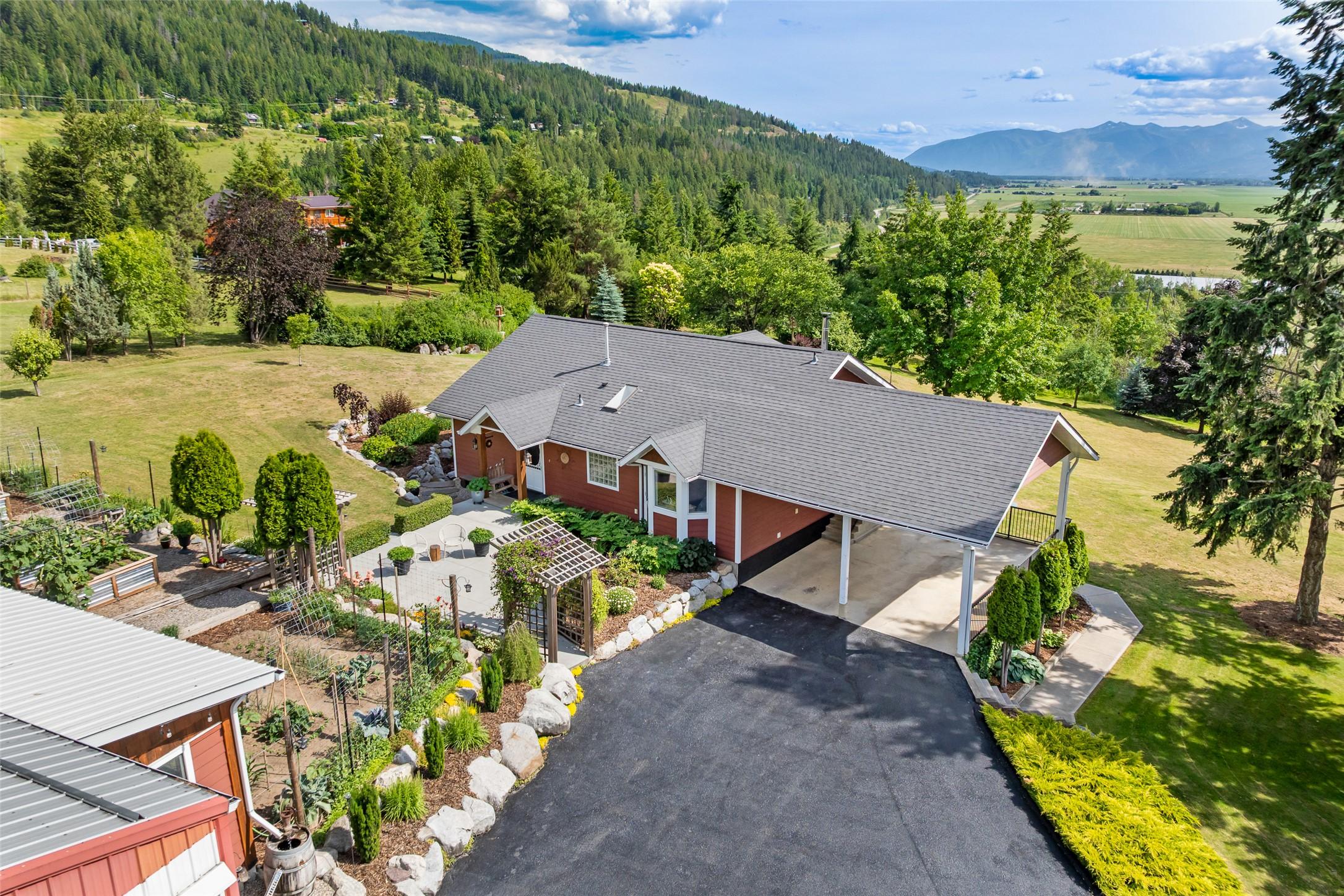 850 Packing Shed Road, Creston, BC