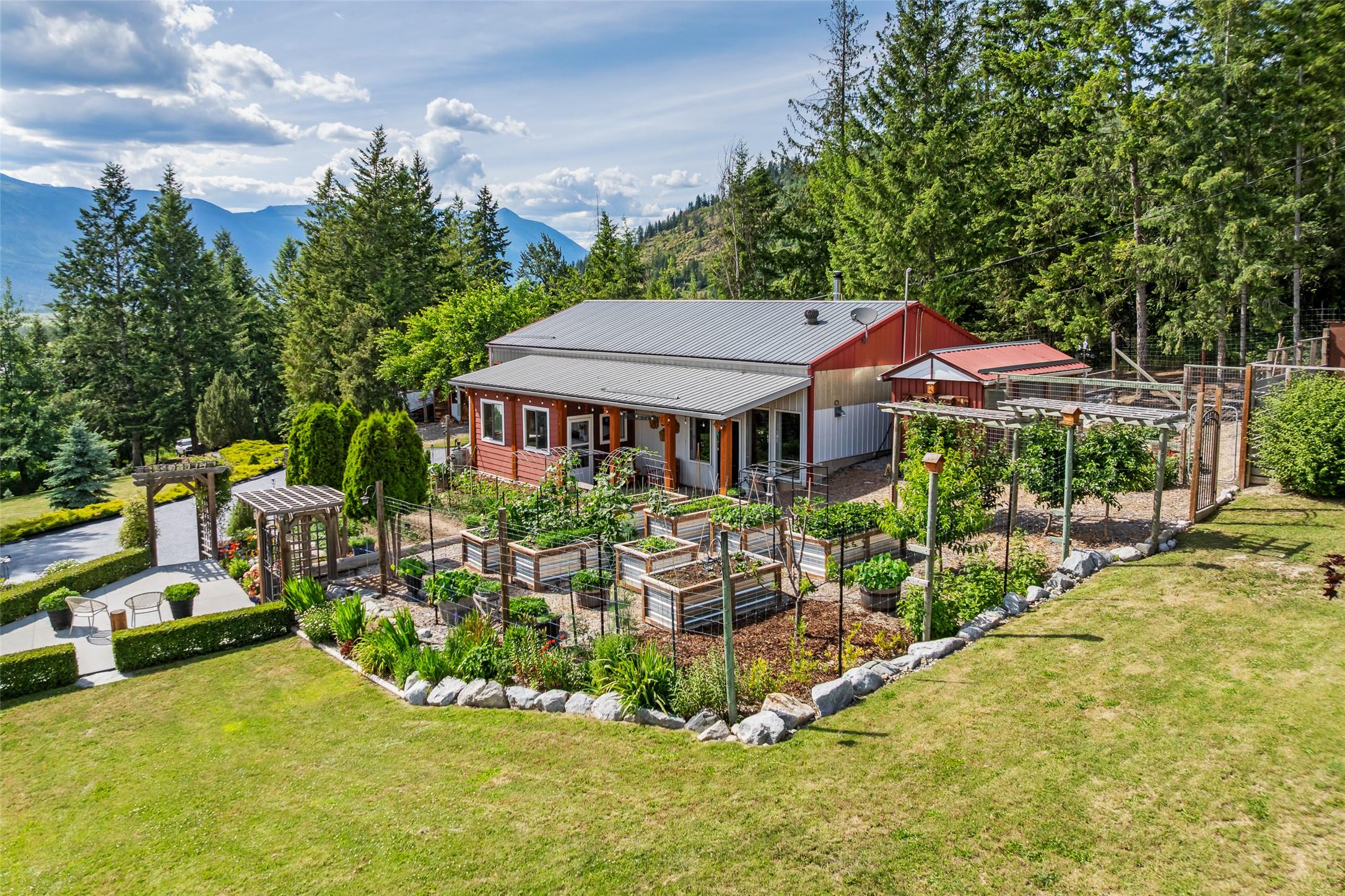 850 Packing Shed Road, Creston, BC