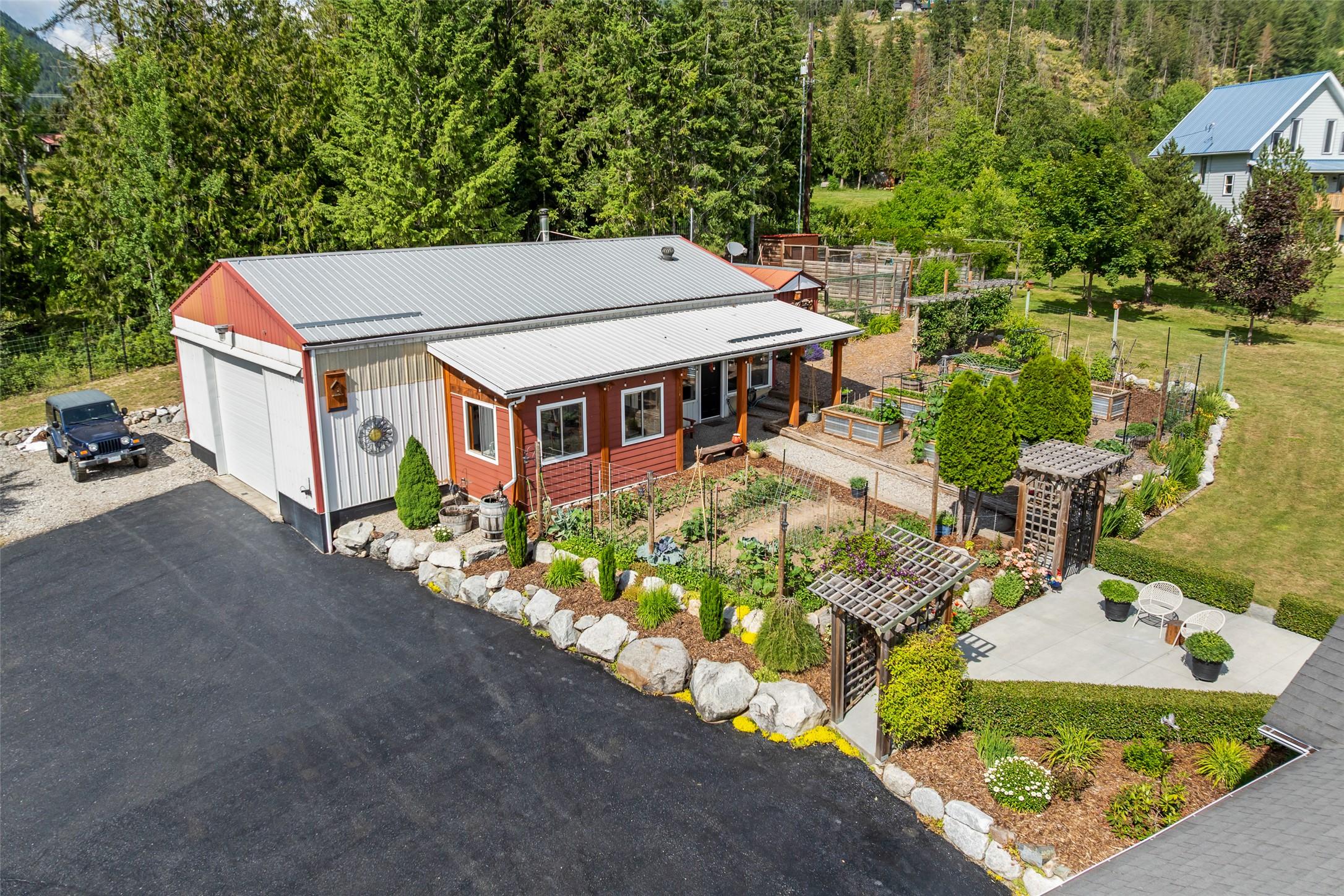 850 Packing Shed Road, Creston, BC