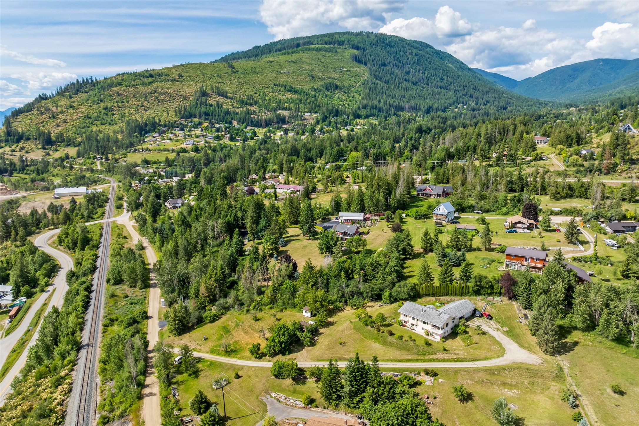 850 Packing Shed Road, Creston, BC