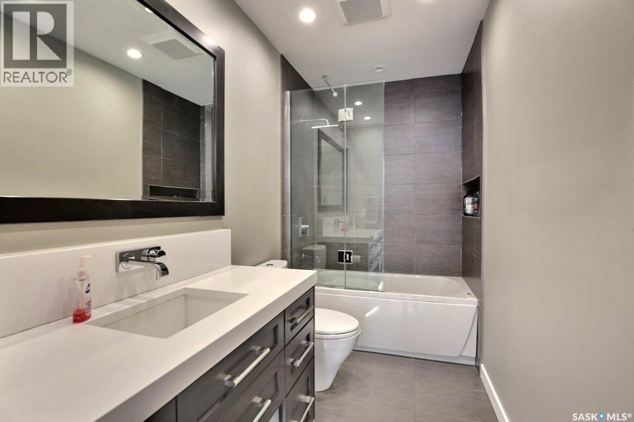 1558 Dewdney Bay, Regina, SK