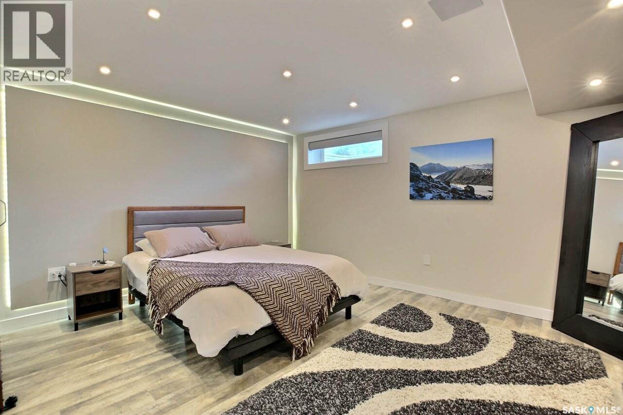 1558 Dewdney Bay, Regina, SK