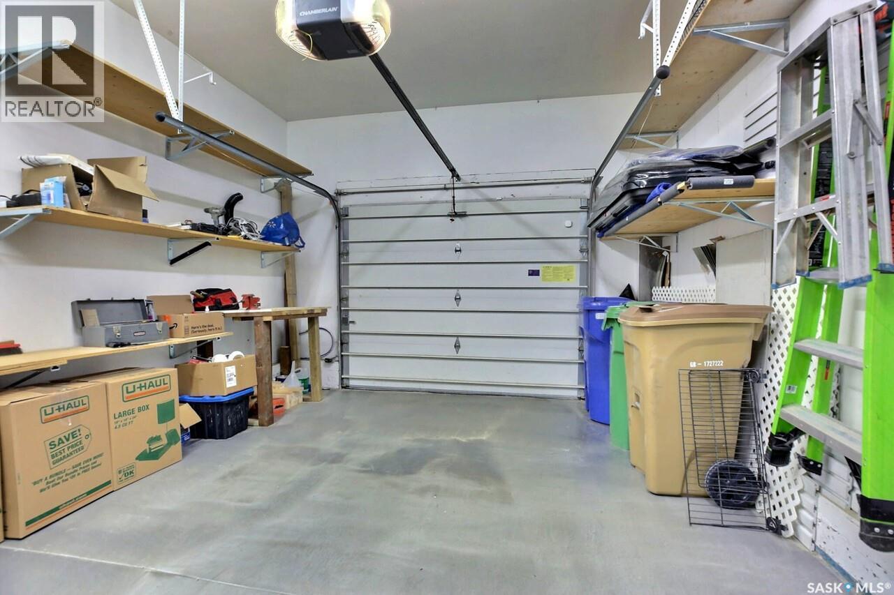1558 Dewdney Bay, Regina, SK