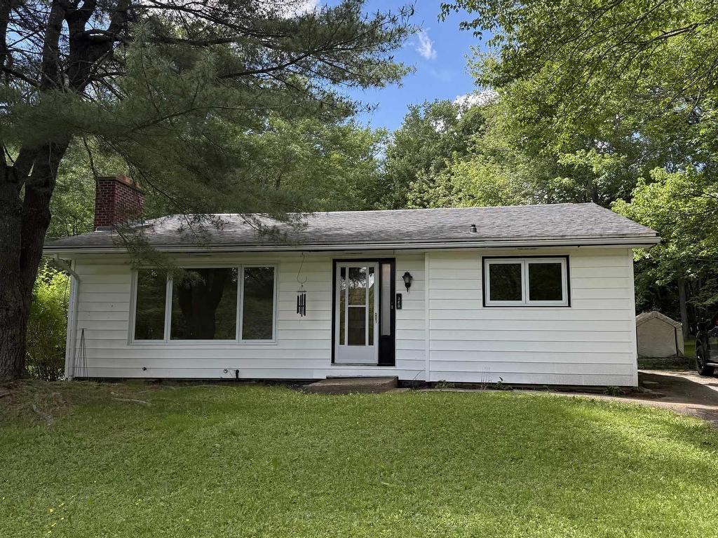 260 Lockview Road, Fall River, NS