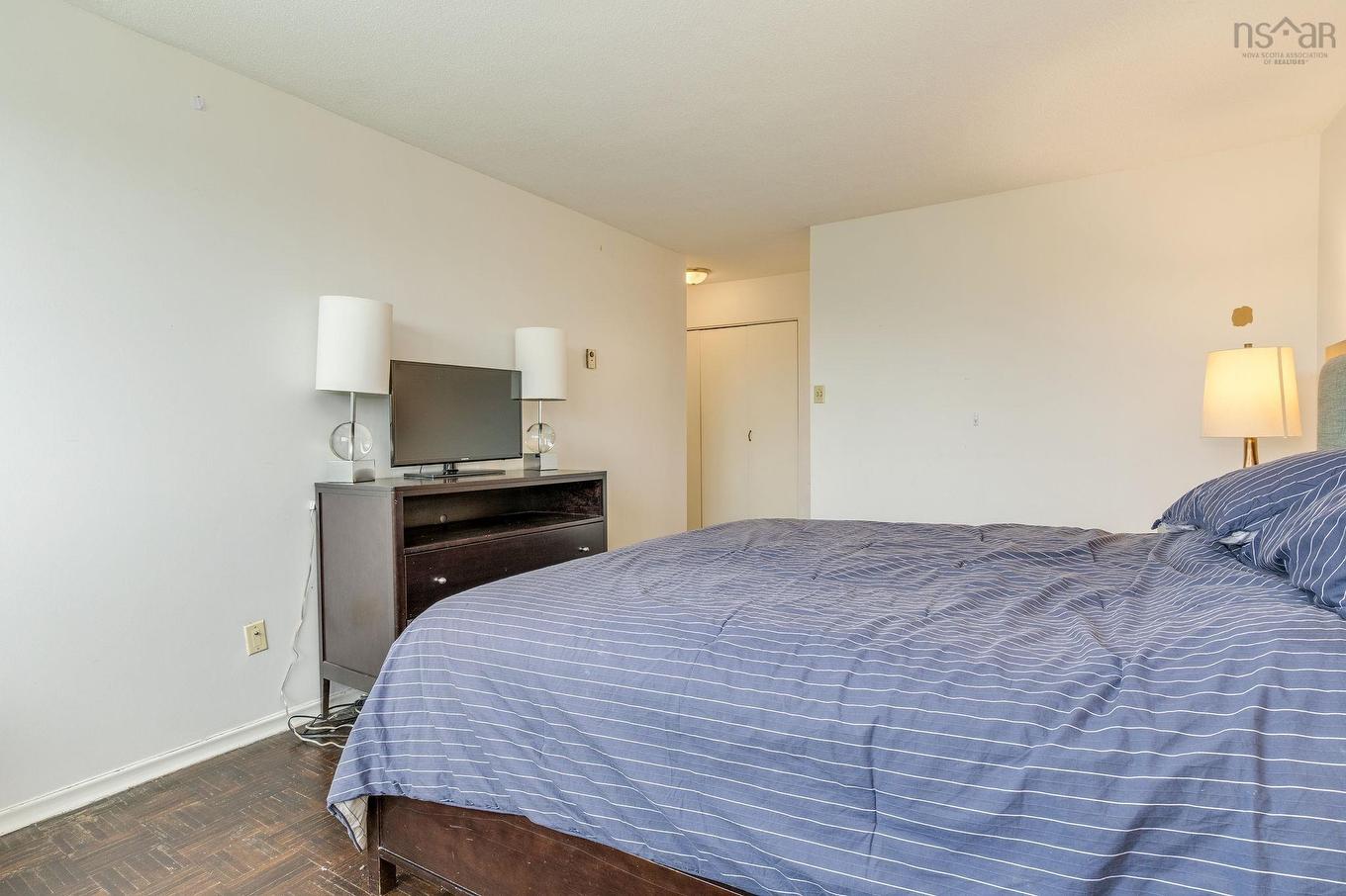 711 5959 Spring Garden Road, Halifax, NS
