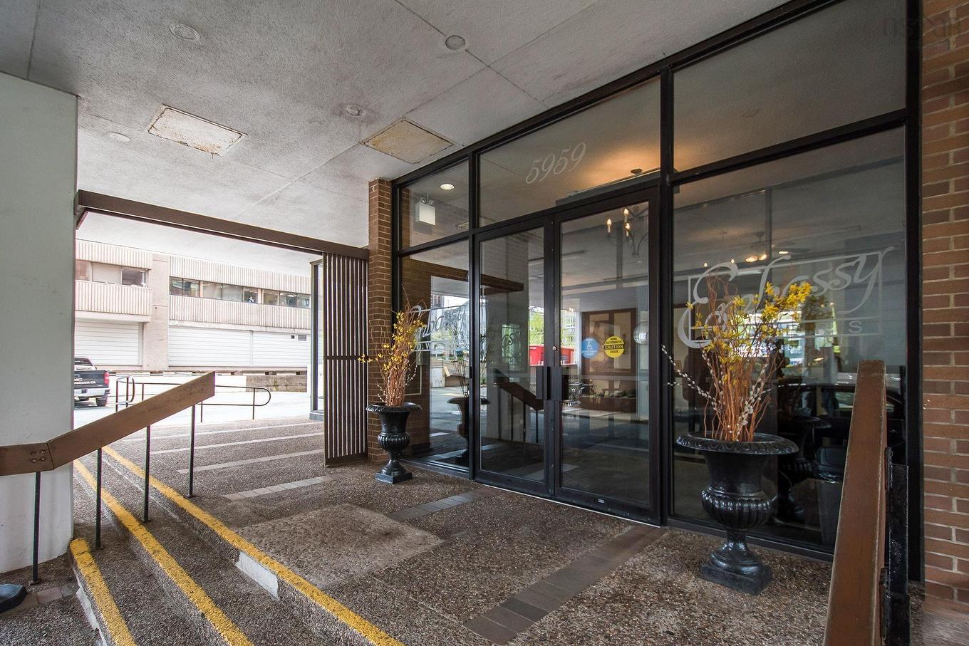 711 5959 Spring Garden Road, Halifax, NS