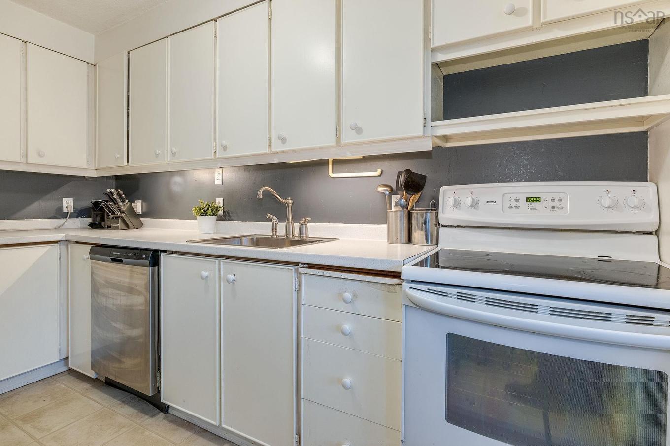 711 5959 Spring Garden Road, Halifax, NS