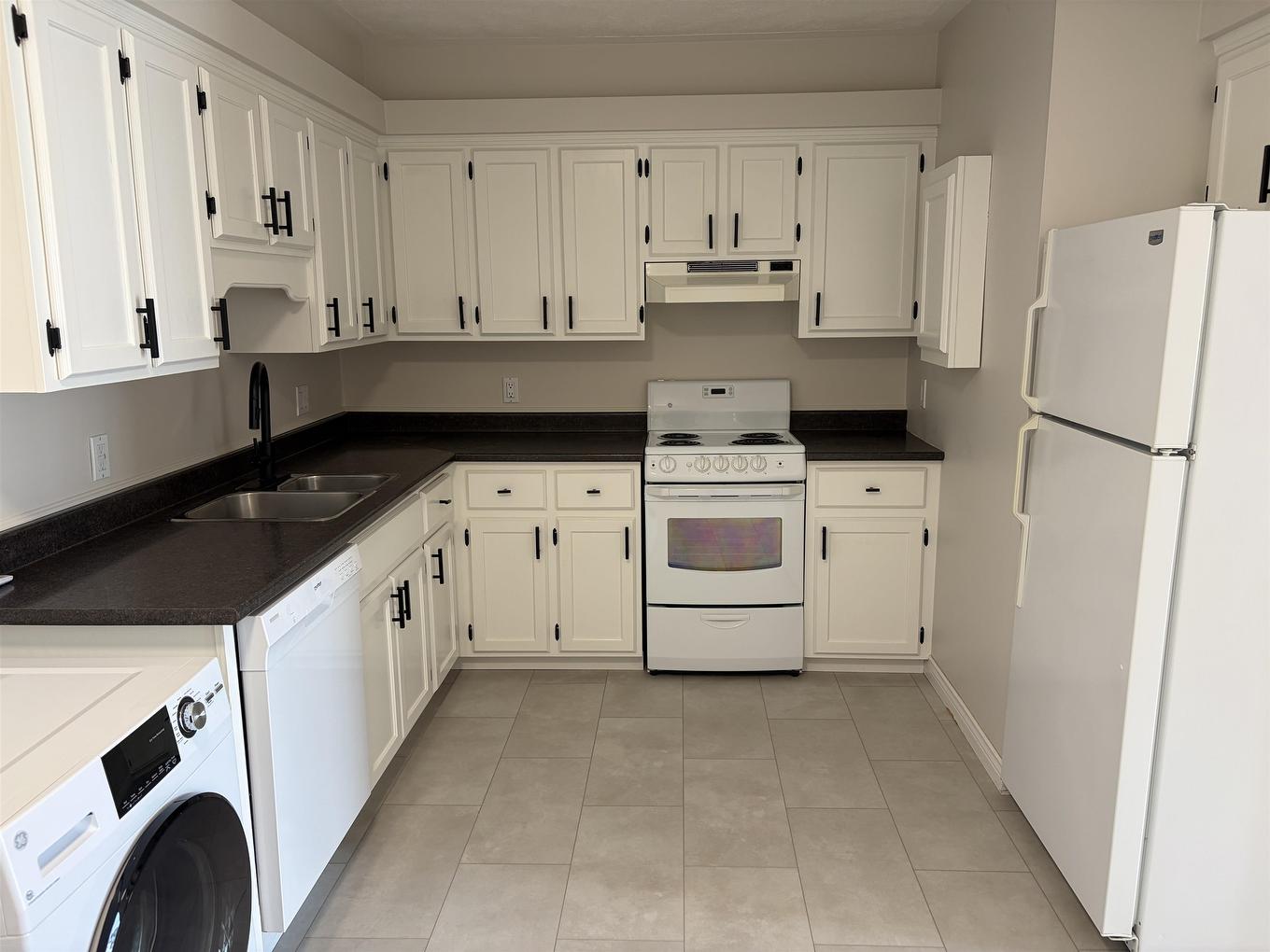 Unit 7 10 Glen Stewart Drive, Stratford, PE
