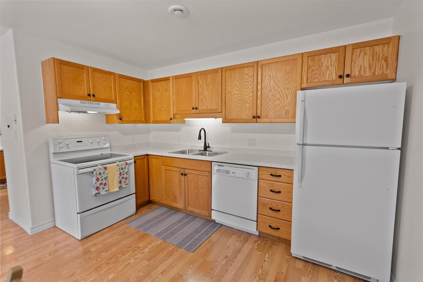 3 17 Heatherway Drive, Cornwall, PE