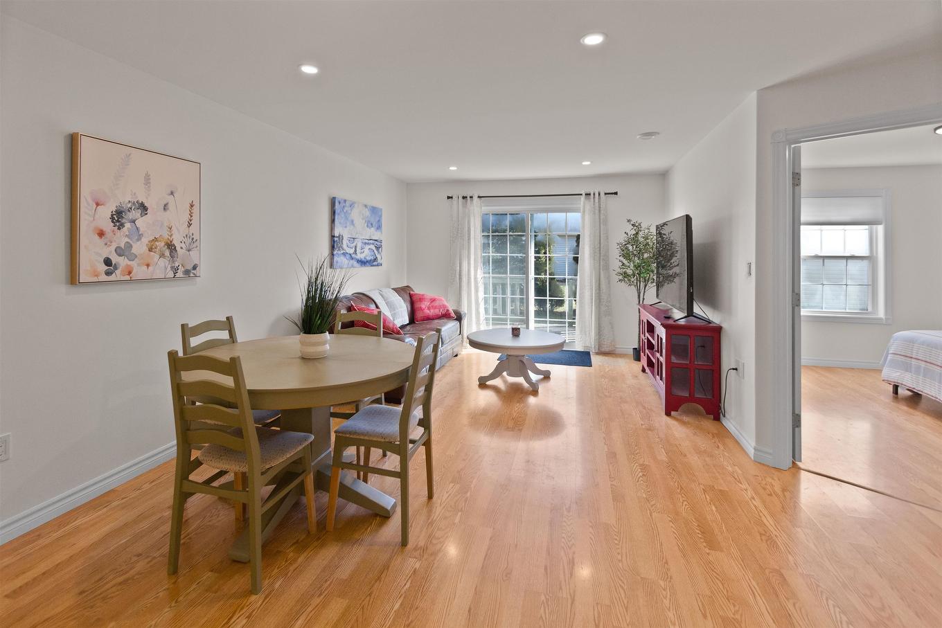 3 17 Heatherway Drive, Cornwall, PE