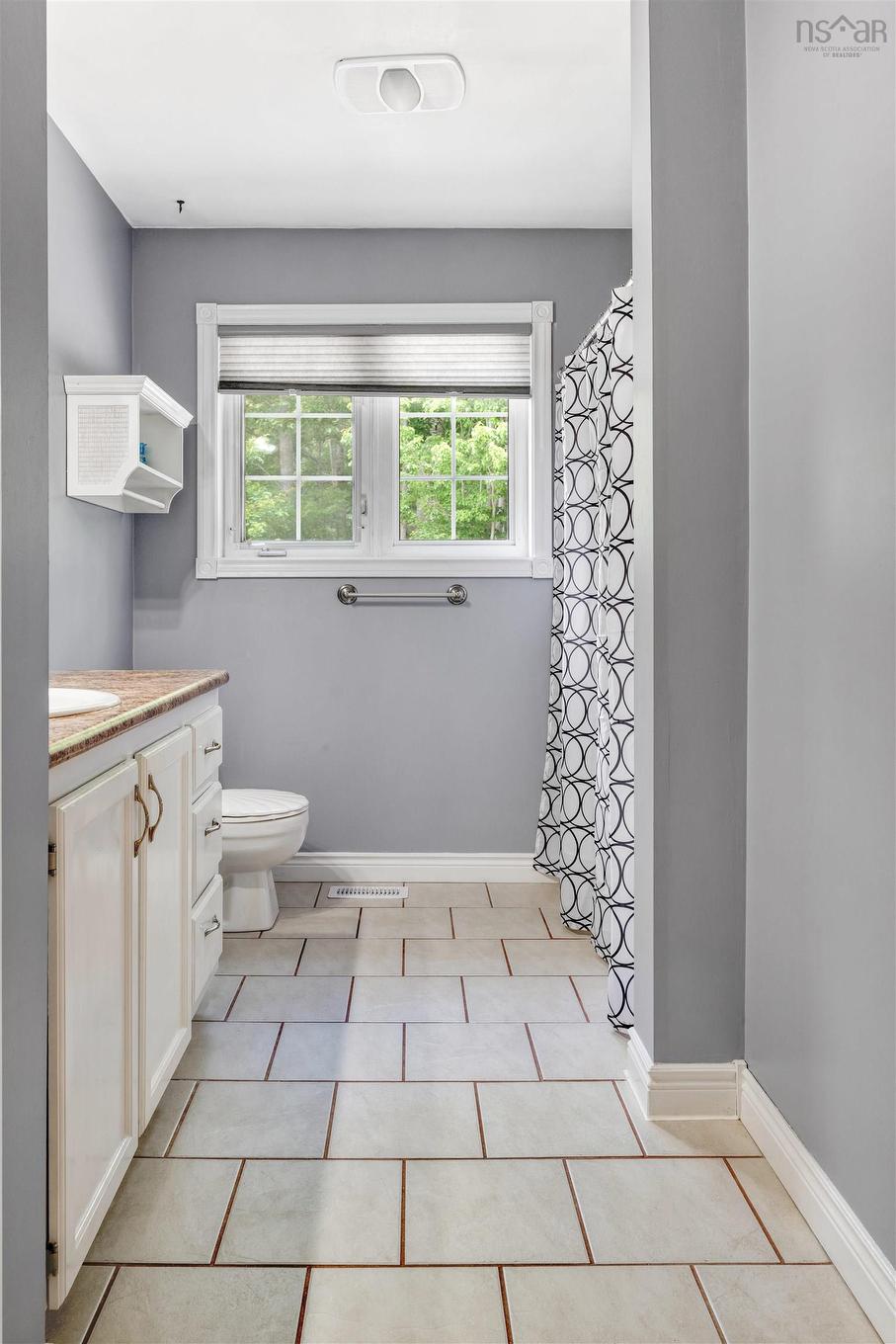 165 Mayfair Drive, Bridgewater, NS - Indoor Photo Showing Bathroom