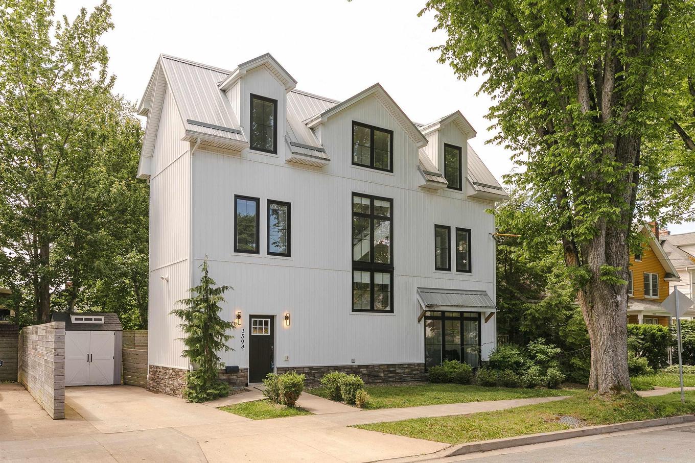 1594 Preston, Halifax, NS