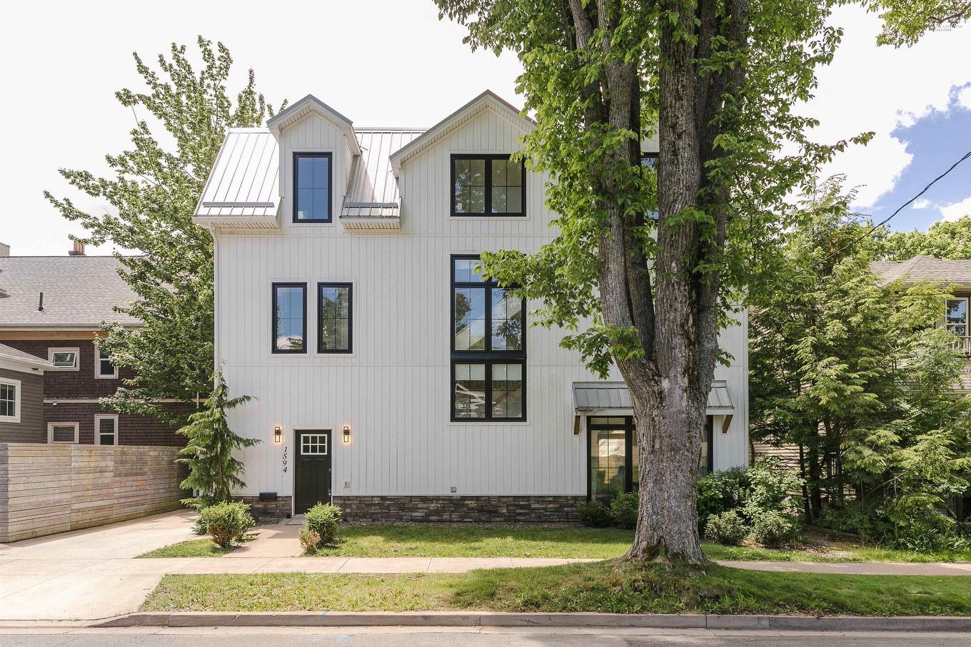 1594 Preston, Halifax, NS