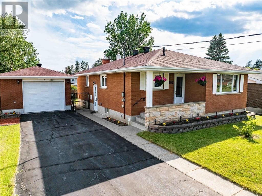 10 Maple Boulevard, Capreol, ON