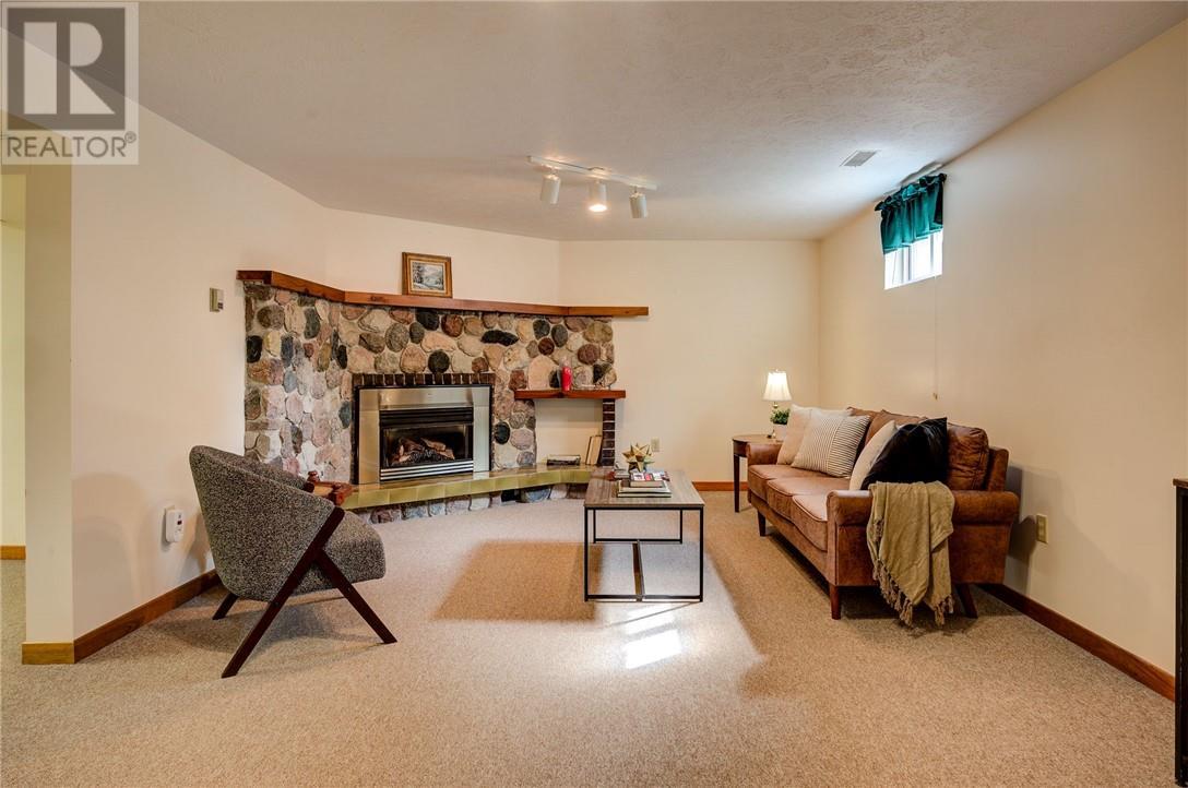 10 Maple Boulevard, Capreol, ON