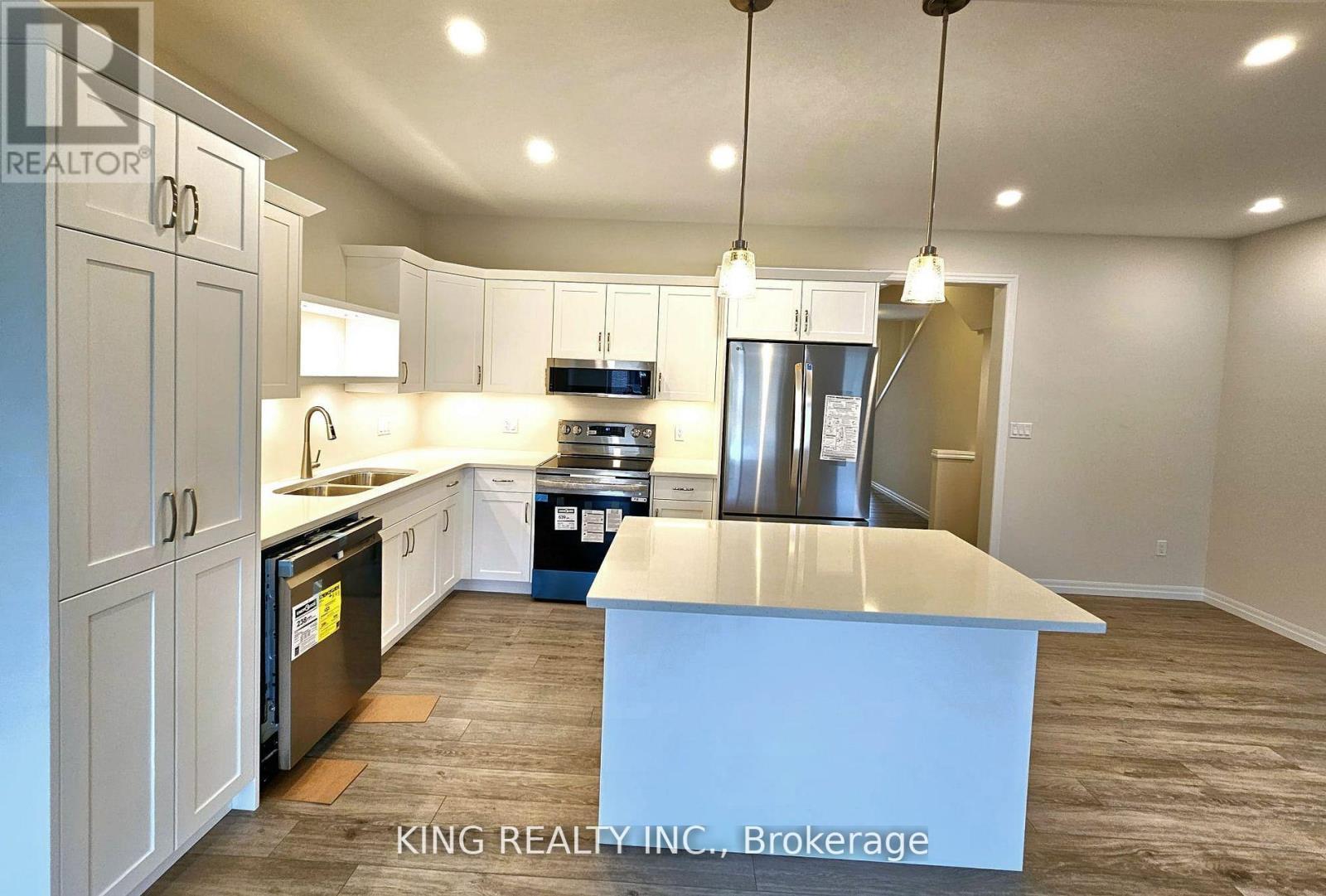 214 Renaissance Drive, St. Thomas, ON