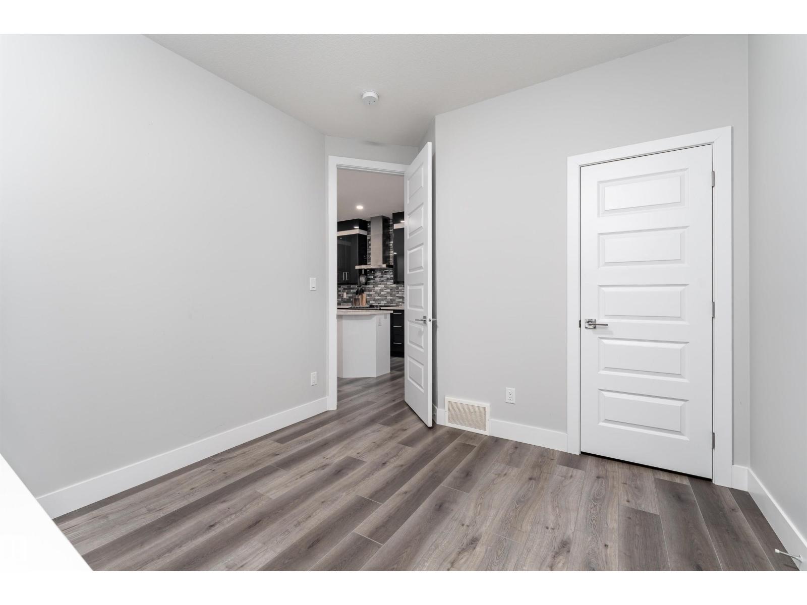 9338 Pear Li Sw, Edmonton, AB