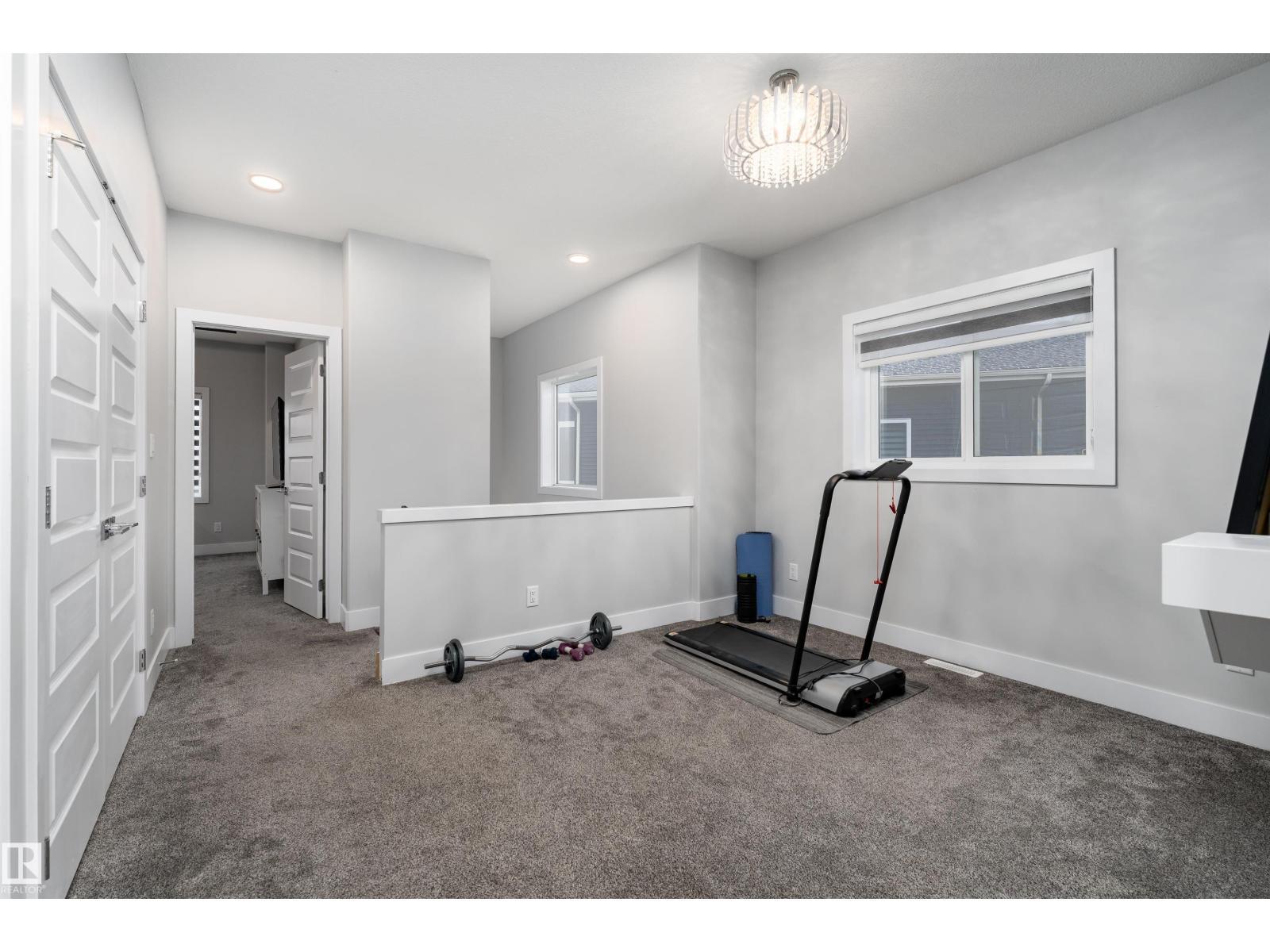 9338 Pear Li Sw, Edmonton, AB
