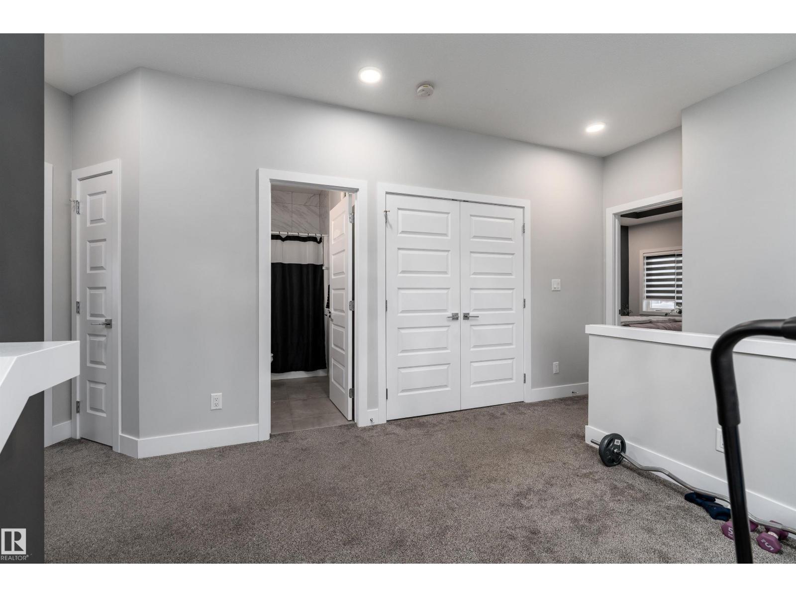 9338 Pear Li Sw, Edmonton, AB