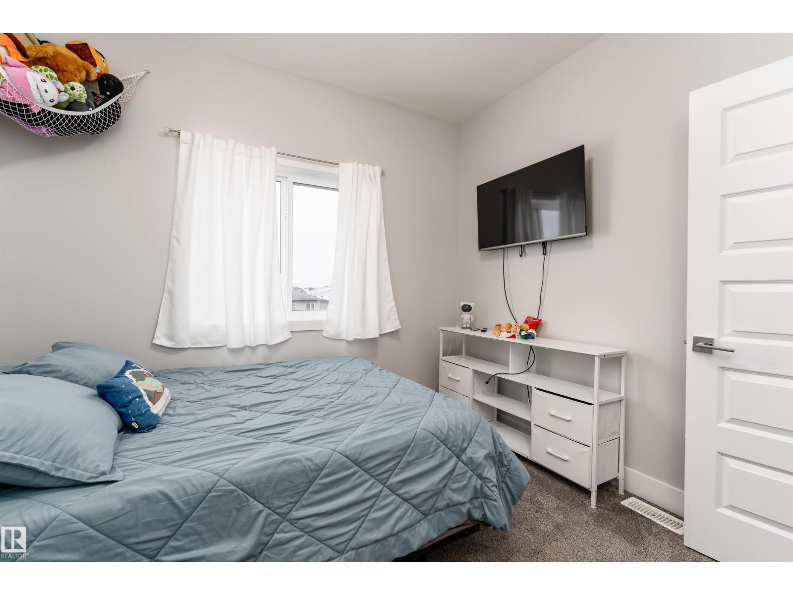 9338 Pear Li Sw, Edmonton, AB