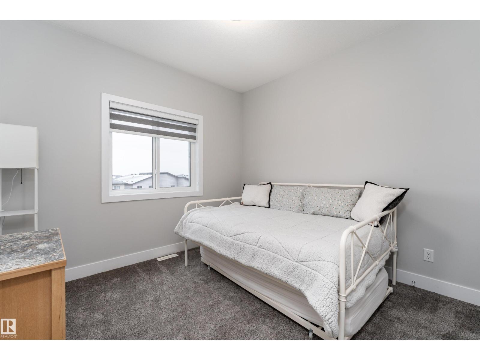 9338 Pear Li Sw, Edmonton, AB