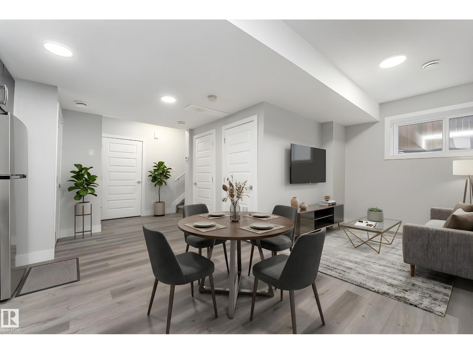 9338 Pear Li Sw, Edmonton, AB