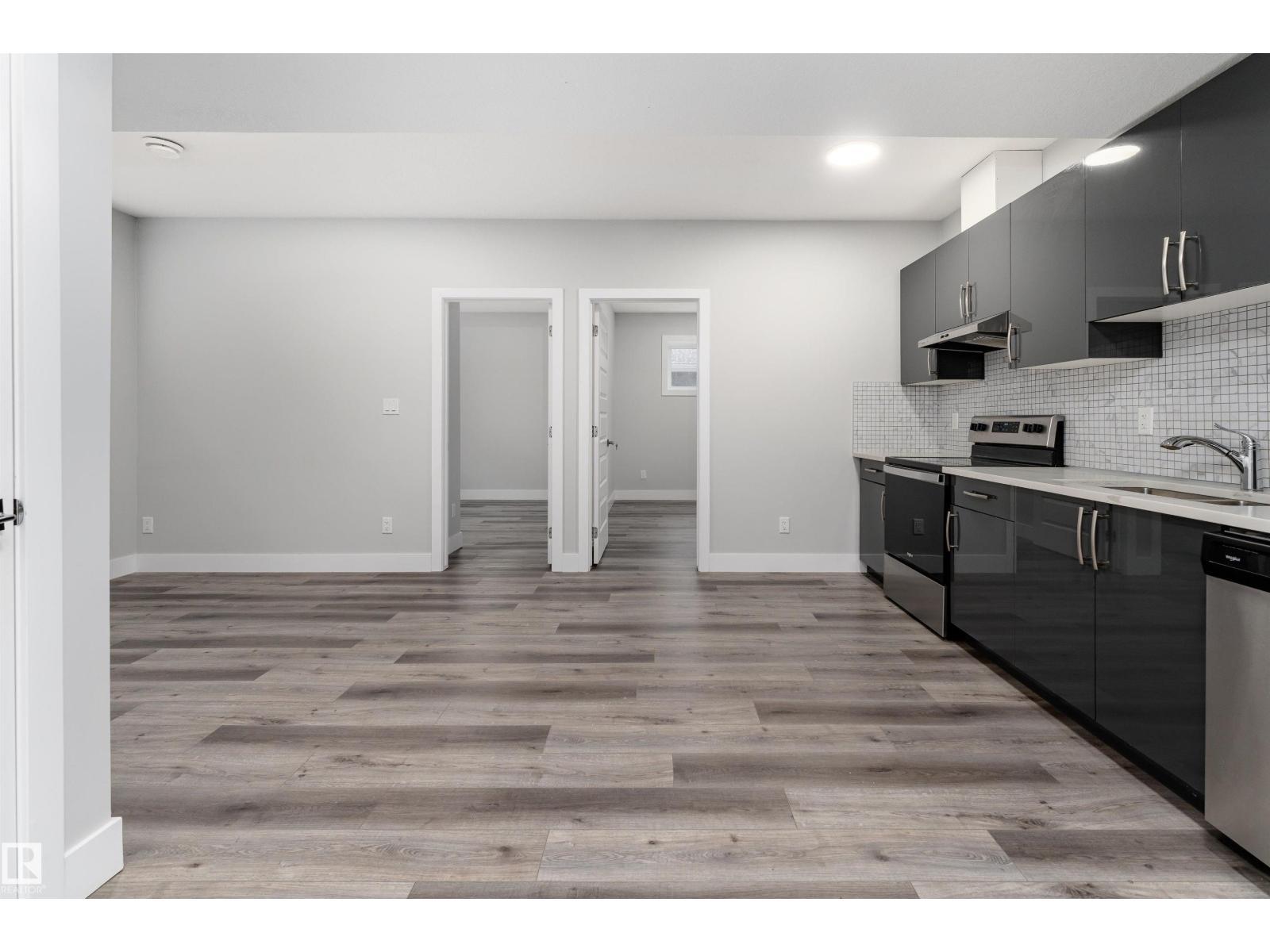 9338 Pear Li Sw, Edmonton, AB