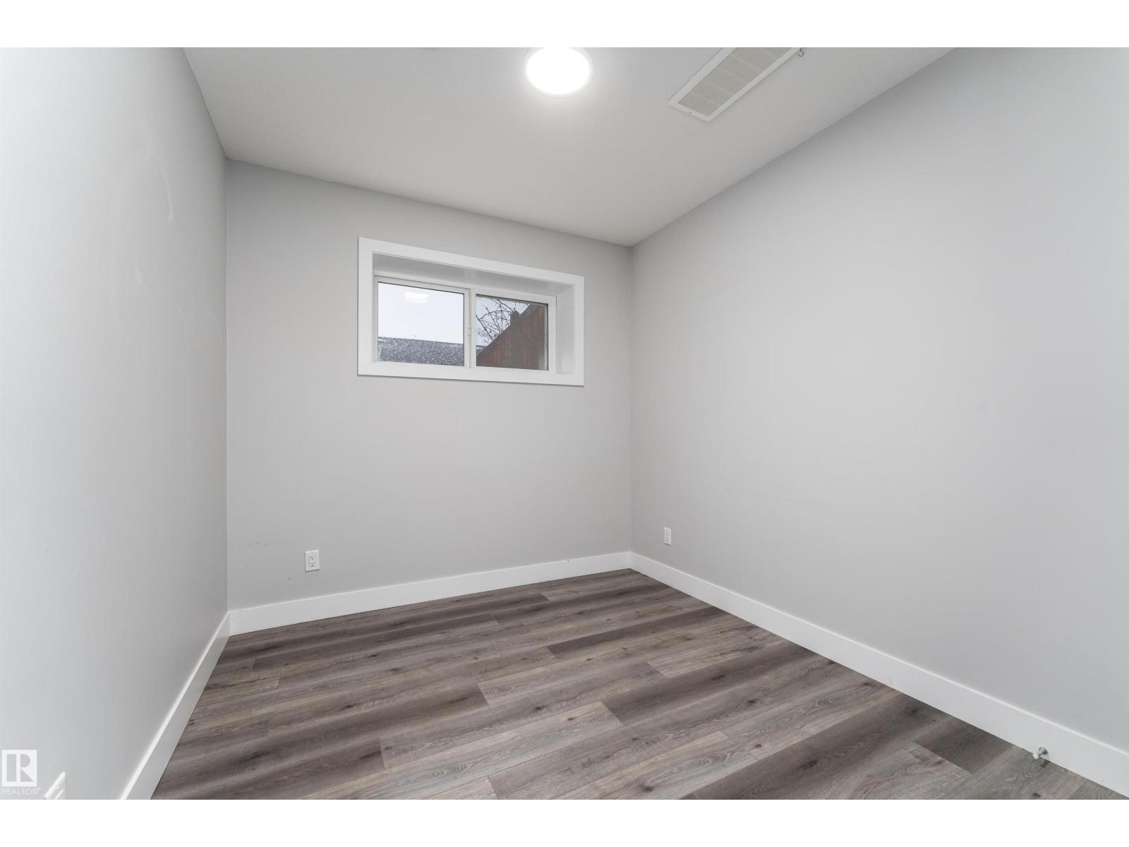 9338 Pear Li Sw, Edmonton, AB