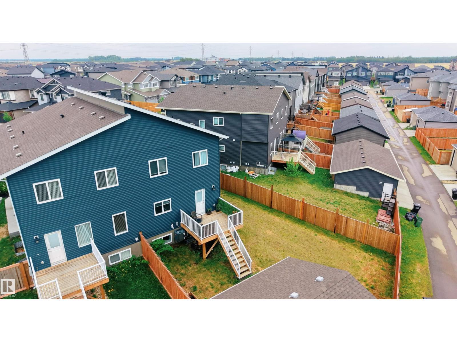 9338 Pear Li Sw, Edmonton, AB