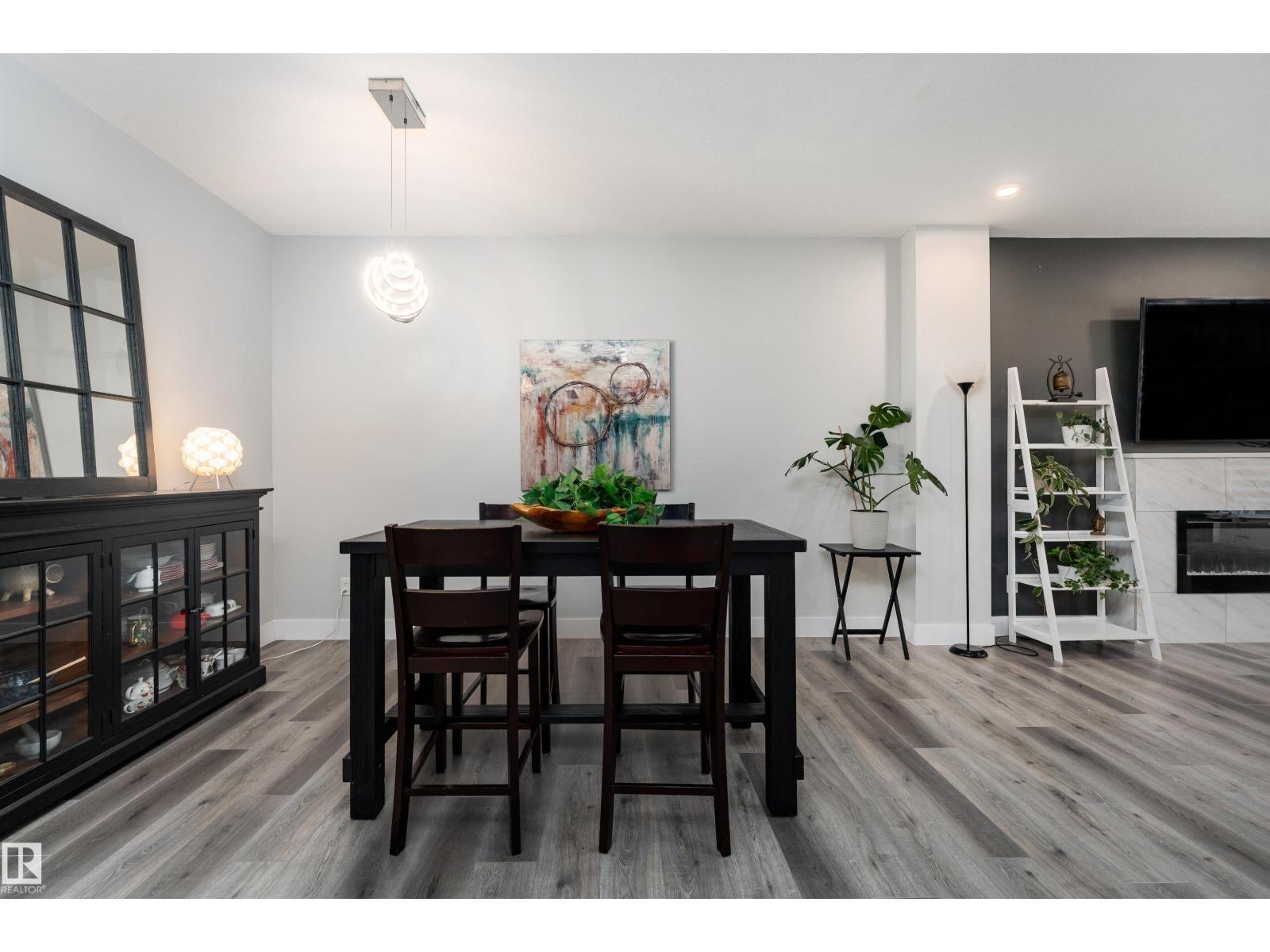 9338 Pear Li Sw, Edmonton, AB
