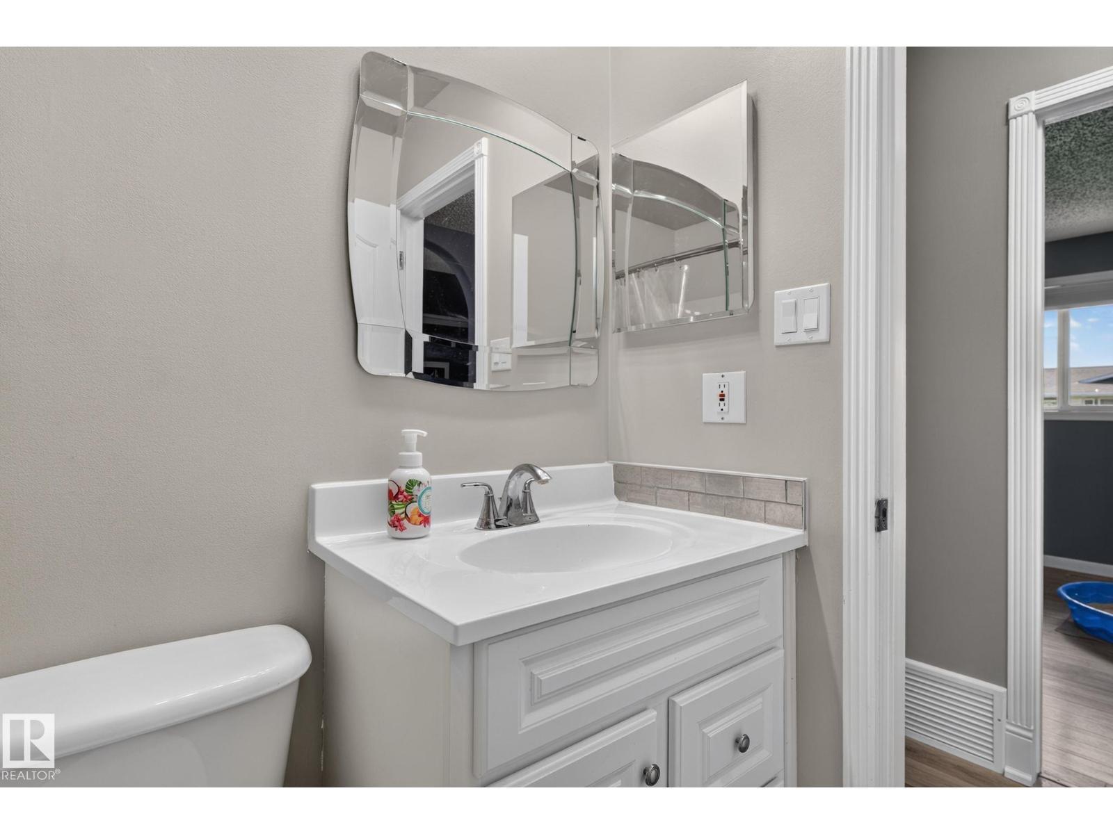10308 166 Av Nw, Edmonton, AB