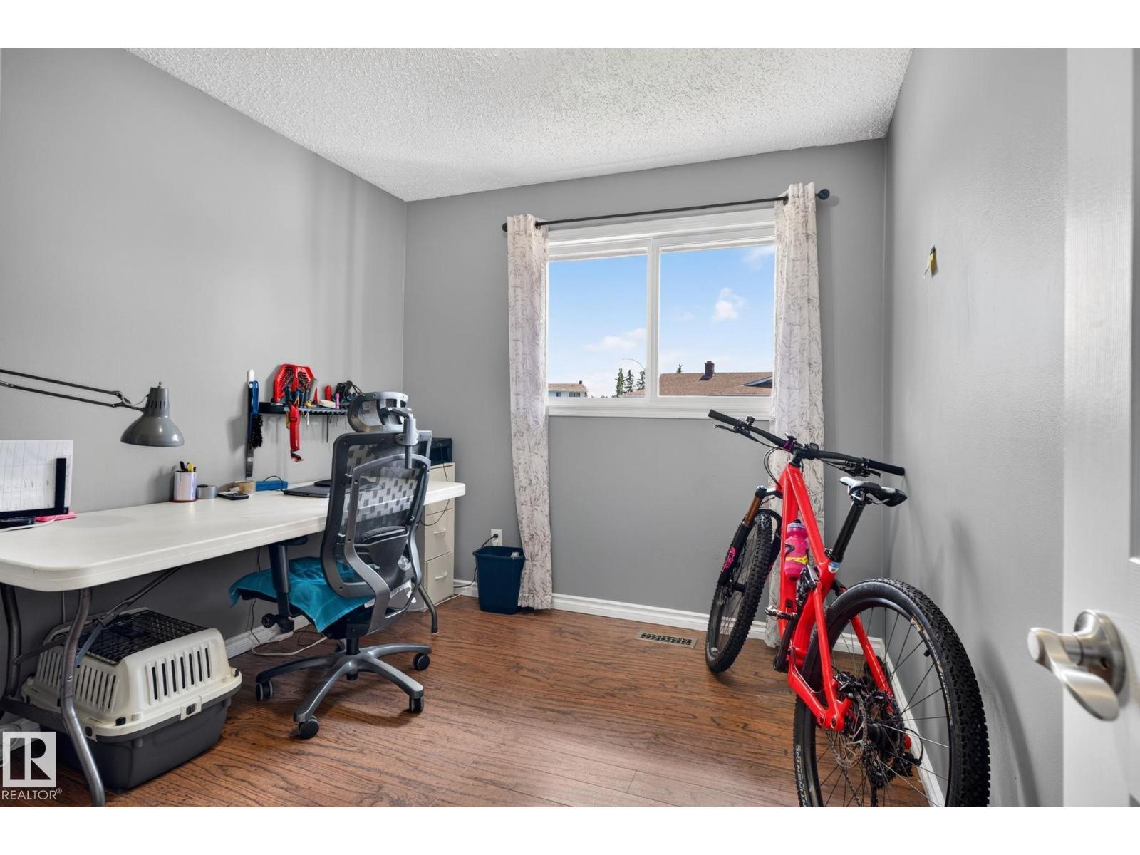 10308 166 Av Nw, Edmonton, AB