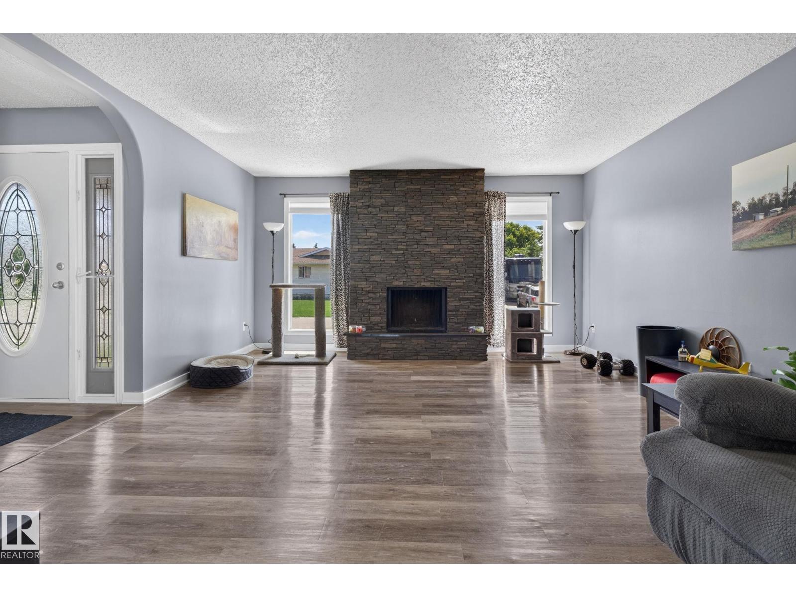 10308 166 Av Nw, Edmonton, AB